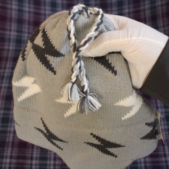 Vintage NWT The Mews Made in USA Acrylic Winter Cap - Picture 2 of 11